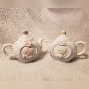 Precious Moments Tea Pot Salt & Pepper Shaker
